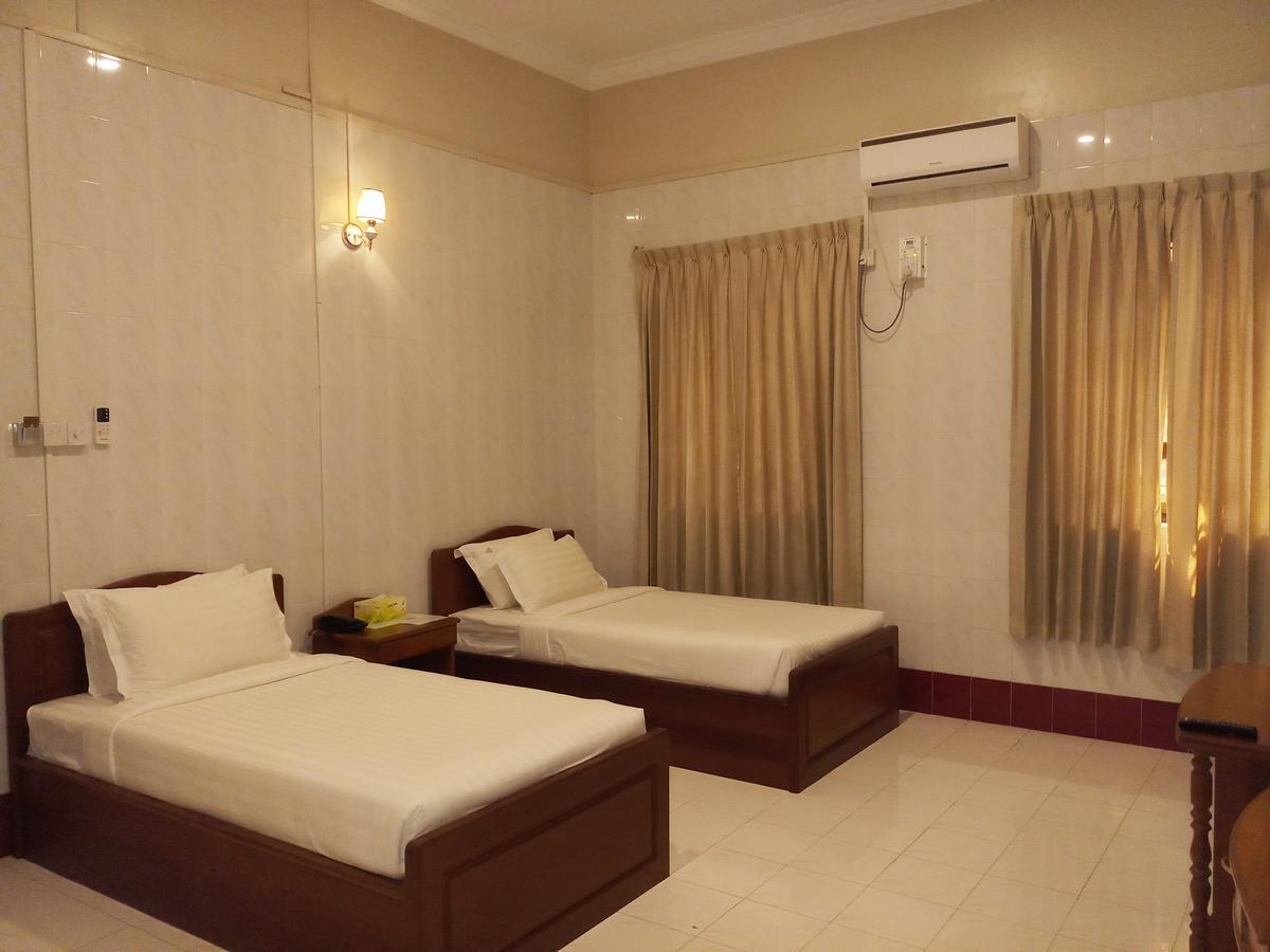 Ruby Garden Hotel Yangon Exterior photo