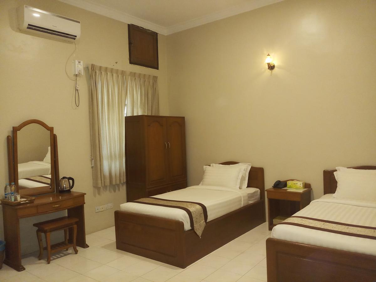 Ruby Garden Hotel Yangon Exterior photo